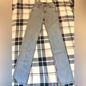 NEW - Asos TALL Straight Leg Mid-Rise Jeans in Lightwash blue